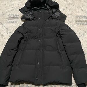 Canada Goose Wyndham Black Label Men's Black Puffer Jacket
